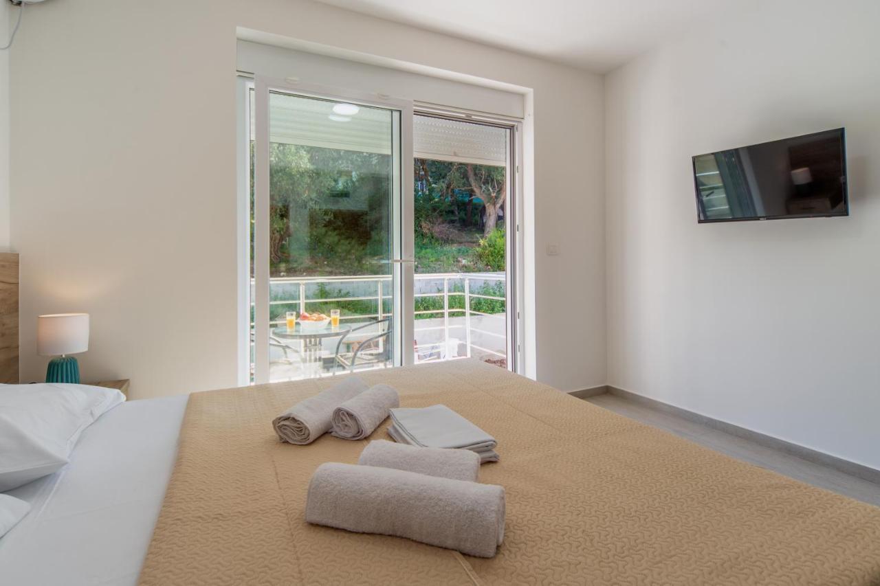 Grejm Lux Family Apartments Petrovac Exteriör bild
