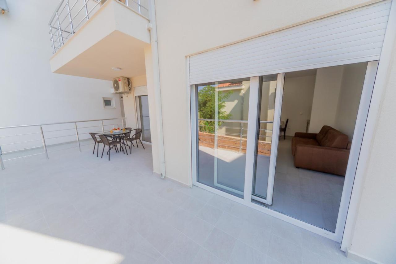 Grejm Lux Family Apartments Petrovac Exteriör bild