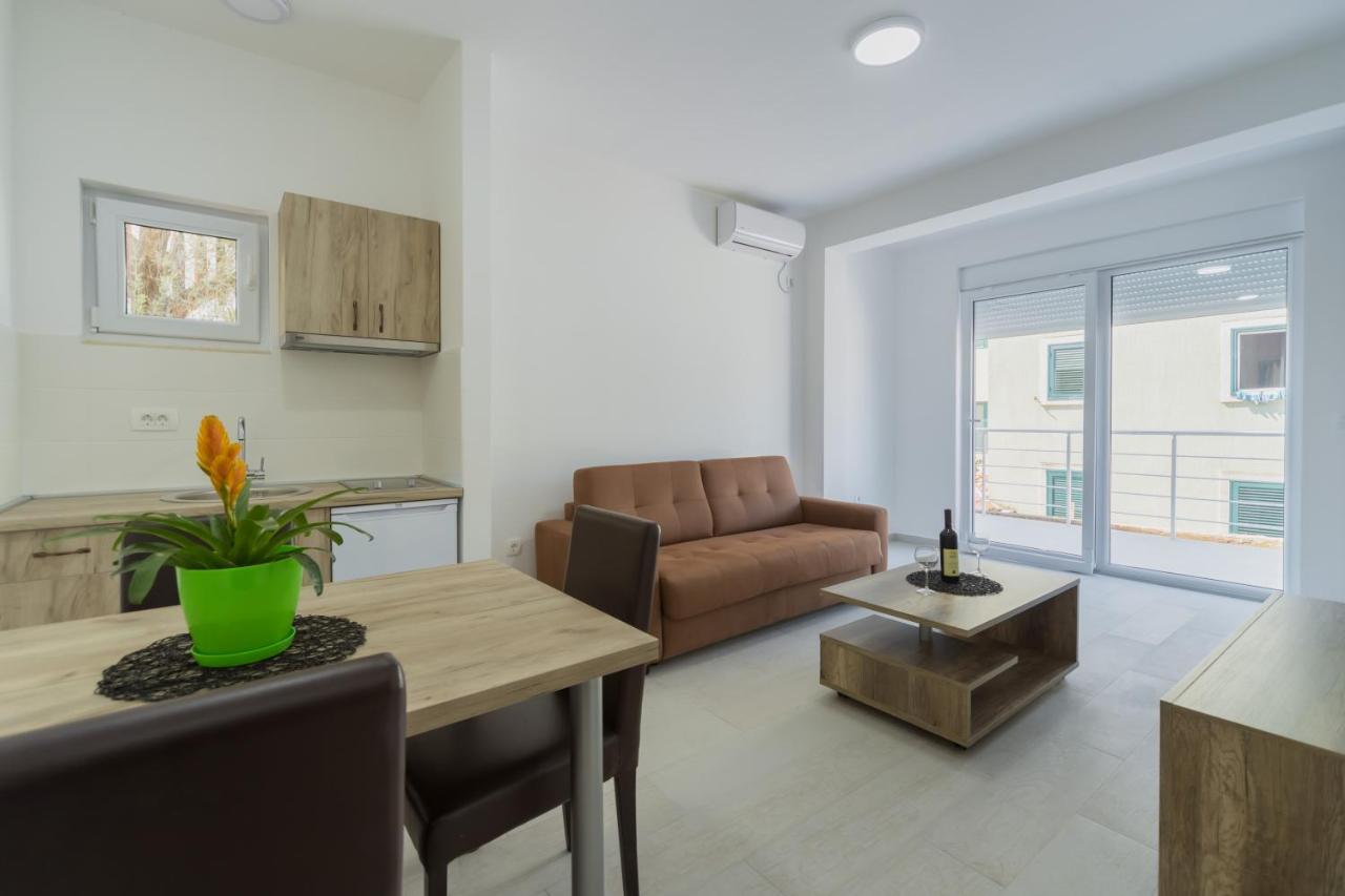 Grejm Lux Family Apartments Petrovac Exteriör bild