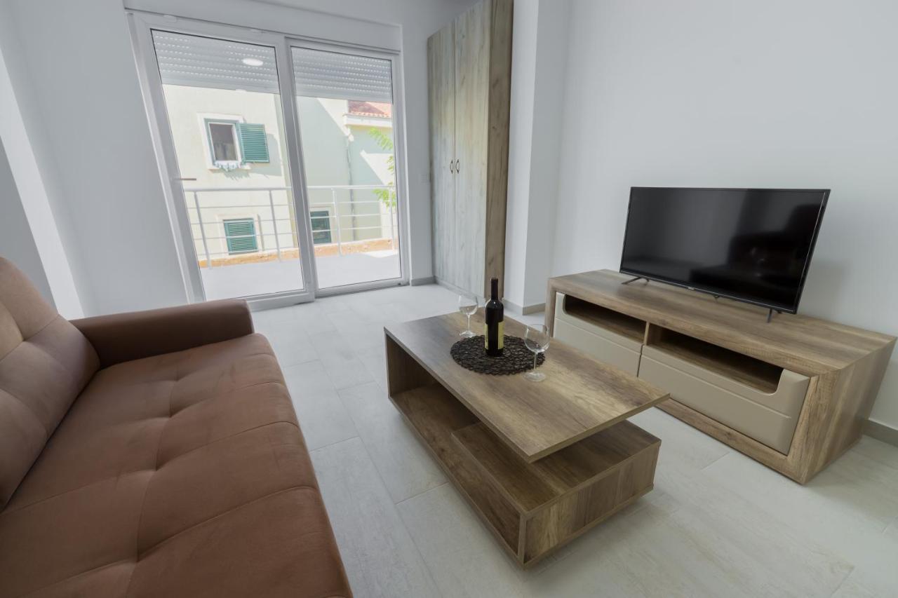Grejm Lux Family Apartments Petrovac Exteriör bild