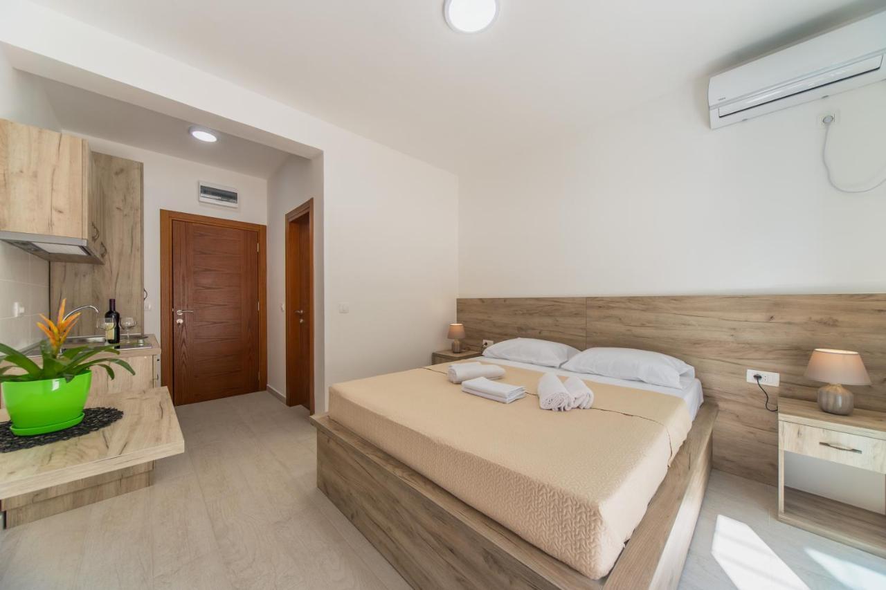 Grejm Lux Family Apartments Petrovac Exteriör bild