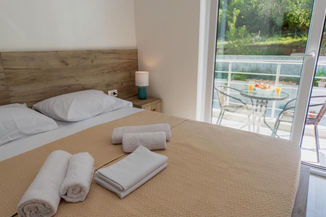 Grejm Lux Family Apartments Petrovac Exteriör bild