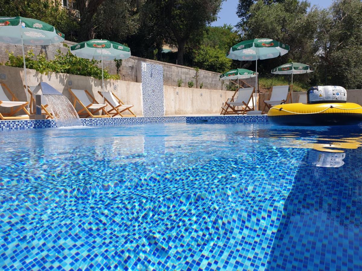 Grejm Lux Family Apartments Petrovac Exteriör bild